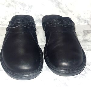 Clarks Shoes Black Genuine Leather 8.5M braided trim slides slip on 2" heel